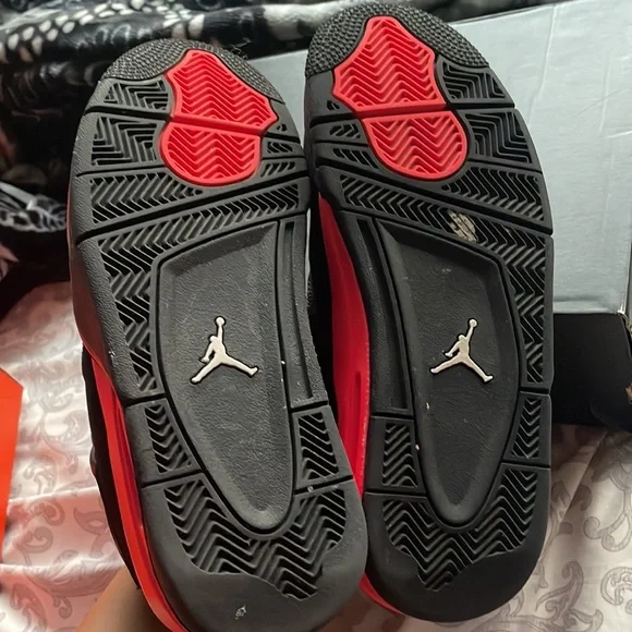 Red Jorden 4s